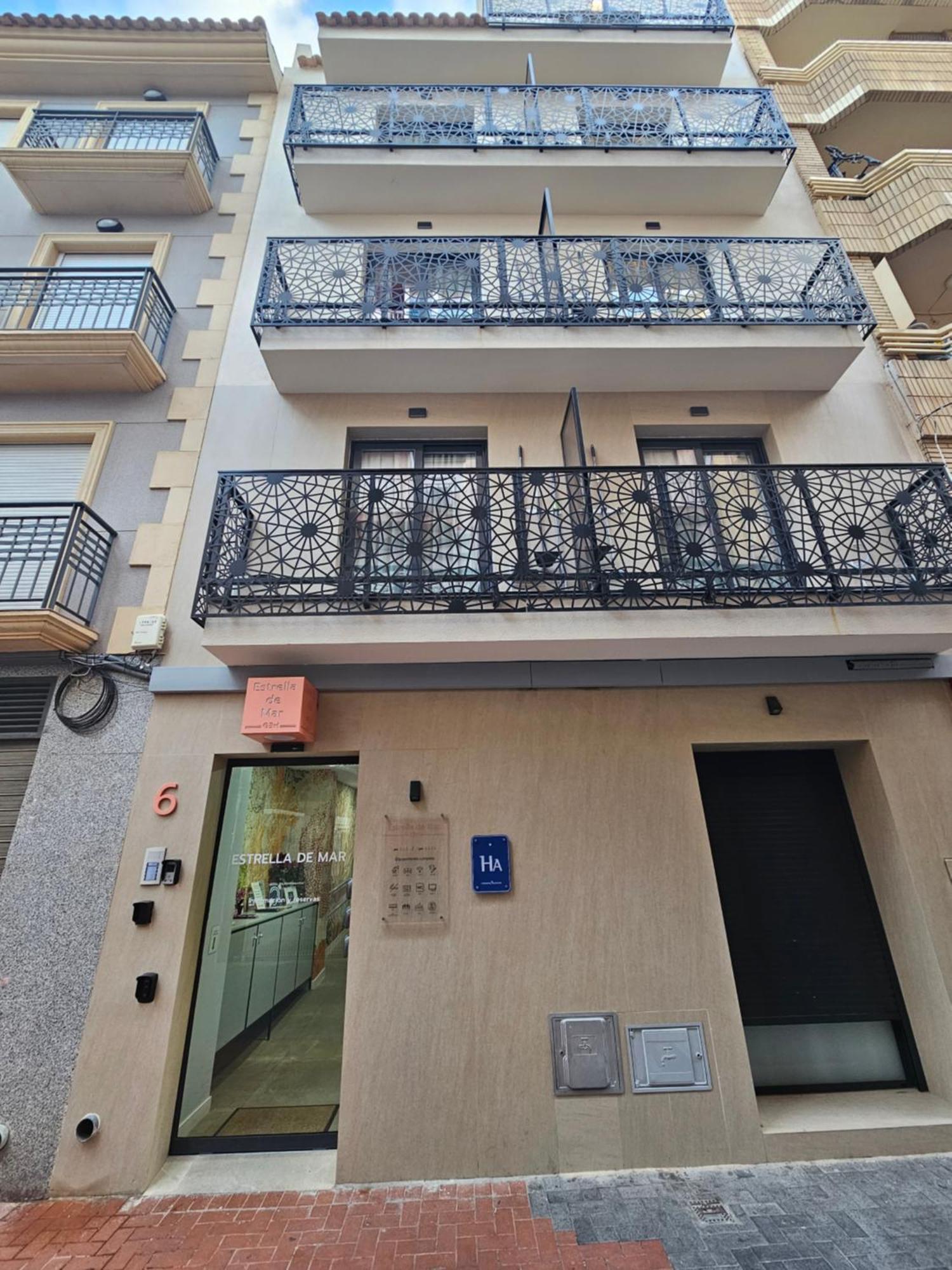 Estrella De Mar - Boutique Aparthotel Бенидорм Екстериор снимка